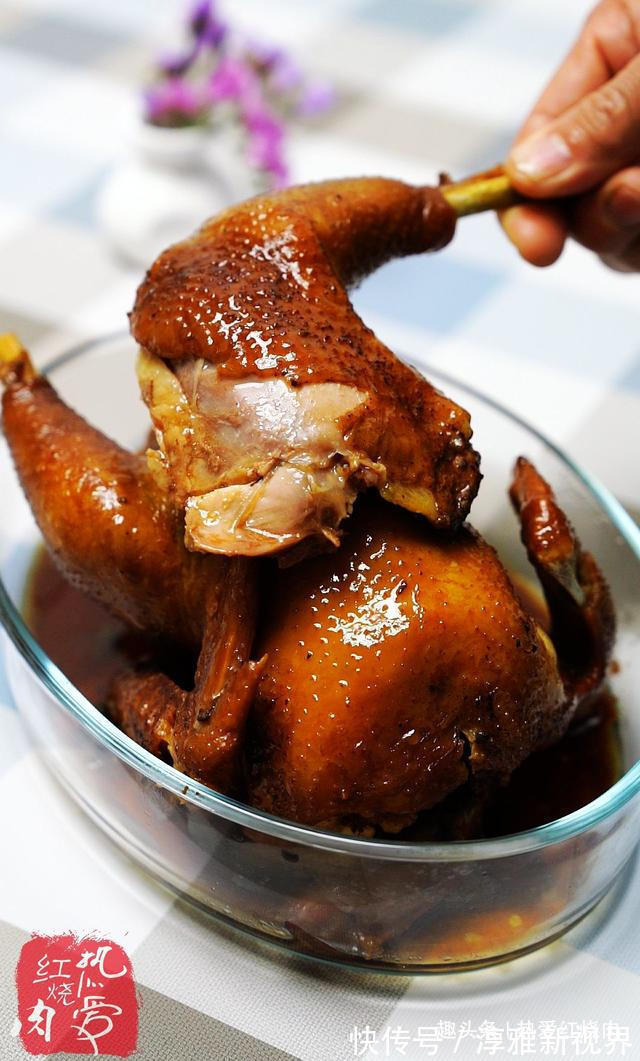 三黄鸡|嘴馋想吃肉了,买只鸡丢进电饭煲,没想到色泽诱人香味扑鼻真好吃