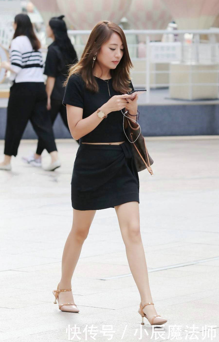  时尚|美女黑纱连衣裙配高跟凉鞋，成熟性感，女人味挡不住