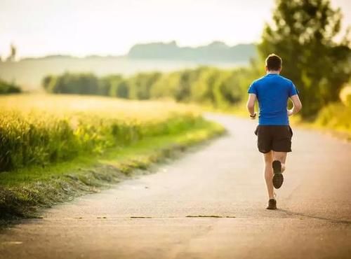 这样的话|每天晨跑时坚持做到“2忌、1宜”，可能会越跑越健康