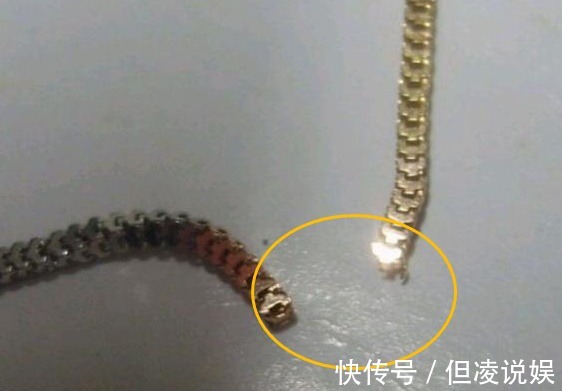 纯金 女人买“黄金首饰”,手链还是手镯好会看2点的,都是懂行人