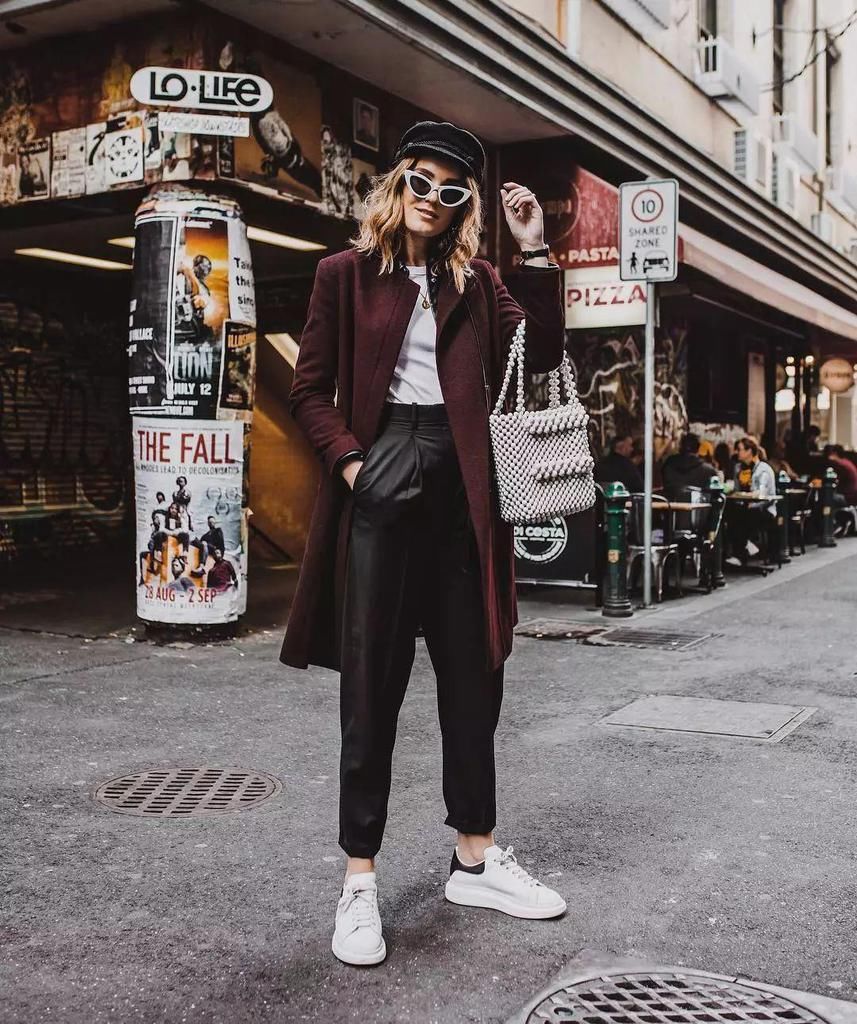  纸袋裤|别老穿阔腿裤了，今年秋冬这4条裤子最流行！