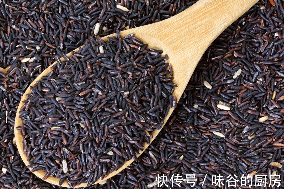 蓝莓|春季润肤,女人要多吃这6种食物,营养全面,水润嫩白显年轻