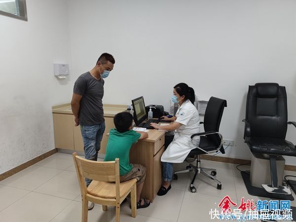 门诊|余姚新闻网丨开学在即“小眼镜”扎堆医院眼科