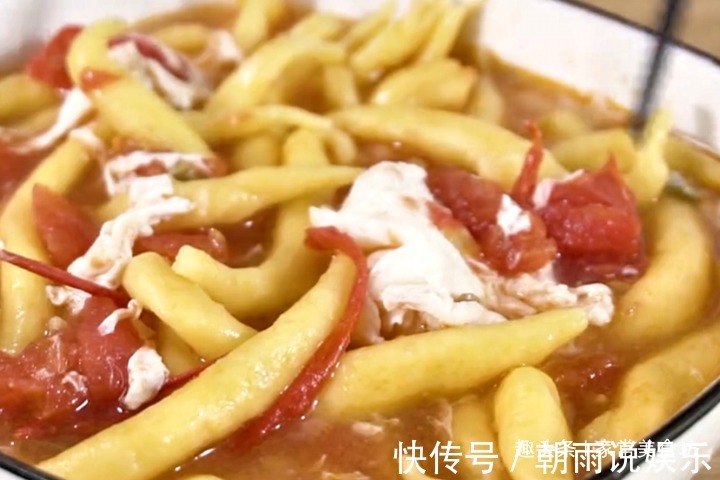 土豆最好吃的做法，简单美味又健康，口感鲜香软嫩，家人抢着吃