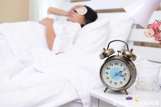 自然|经常凌晨三、四点自然醒?除了失眠,这4个诱因,麻烦正确对待