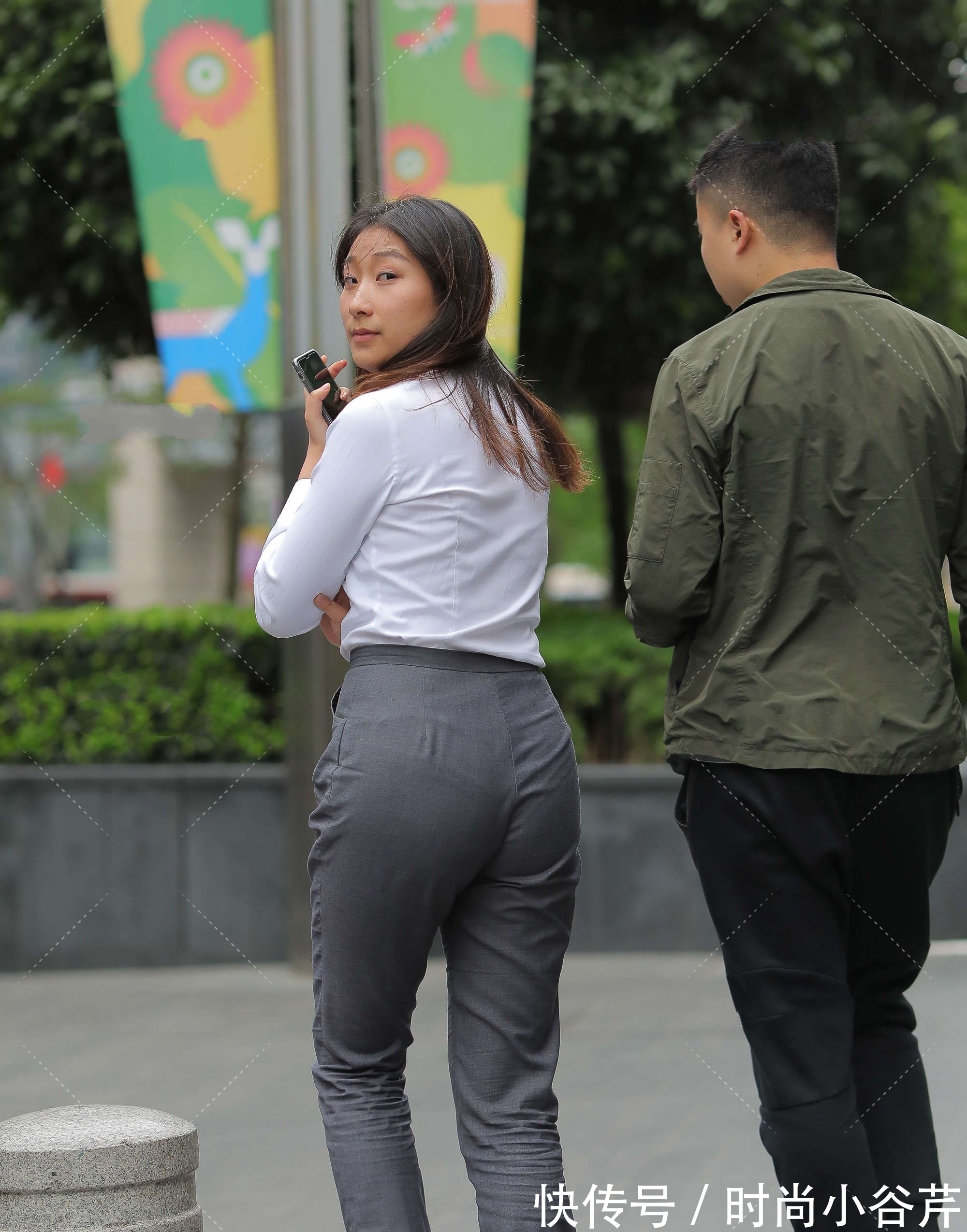 穿搭 简单白衬衣，搭配经典西装裤，演绎真实职场通勤穿搭