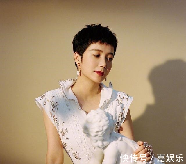 减龄 50岁左右的女人,这几种明星发型,显气质还减龄