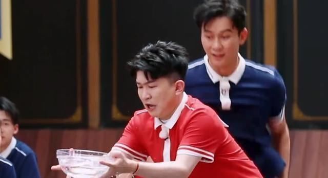 宋祖儿|在新一期的《跑男》,“矫情男嘉宾”出现,宋祖儿无法再读取