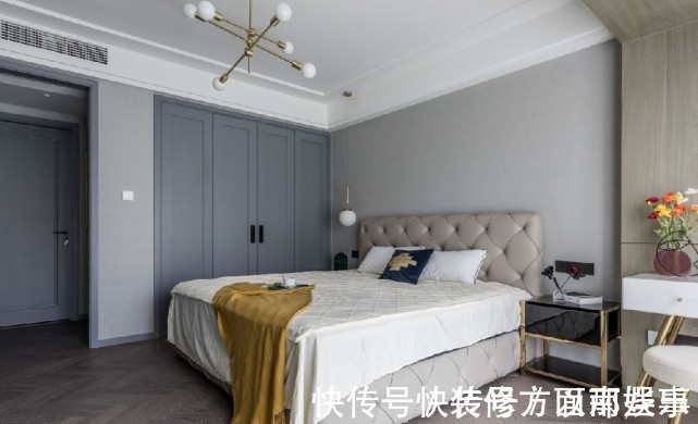 敞开式|95平慵懒二居室,敞开式书房增加空间采光和与客餐厅的互动性