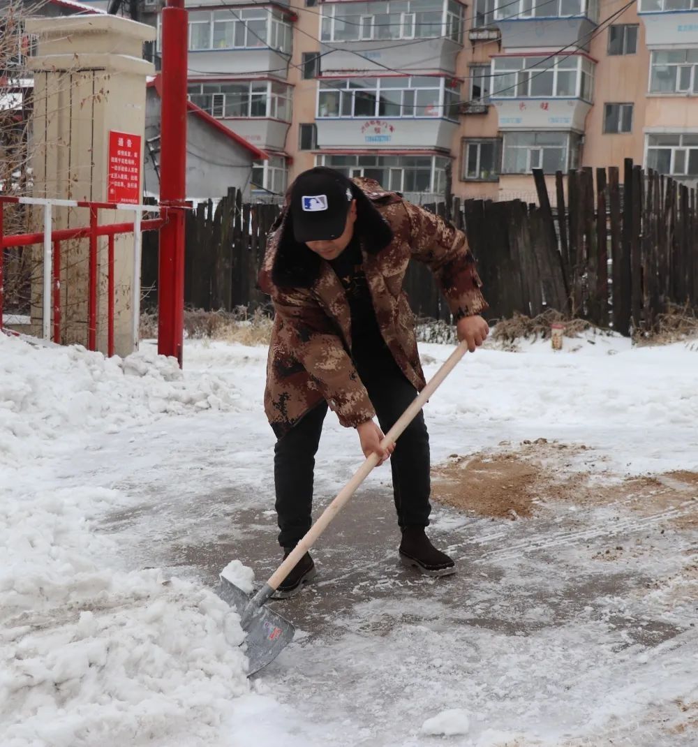 中医医院|鹤岗市中医医院丨以雪为令 确保畅通