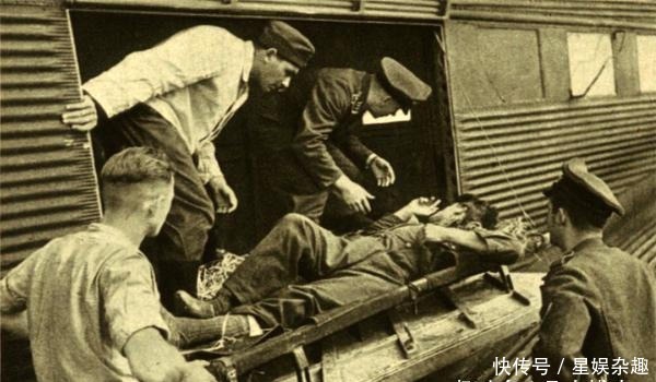 战场|老照片:二战德军镜头下的东线战场,进攻,受伤,埋葬