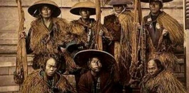 中国!日本学者写了一上联“藐视中国”,中国网友对出下联有力地回击!