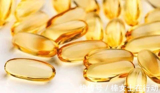 维生素e|维生素E加一物敷脸,不出半个月皮肤紧致嫩滑,色斑也变淡了不少!