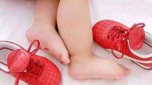 宝宝|新买的鞋子,宝宝穿上就哭,妈妈生气,爸爸却从中抠出一物