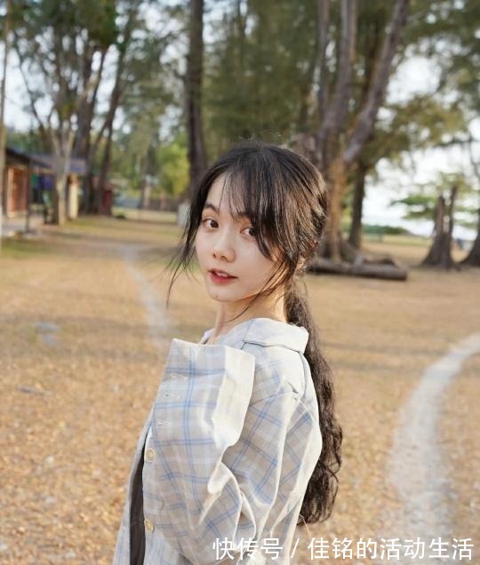 泡泡辫 发型也是挑人的,选对发型很重要,这些日常百搭的发型不要错过!