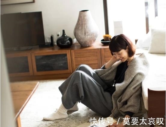 一地鸡毛|60岁独居太太分享的冬季家居,暖色系布置,房间收纳精致又美观