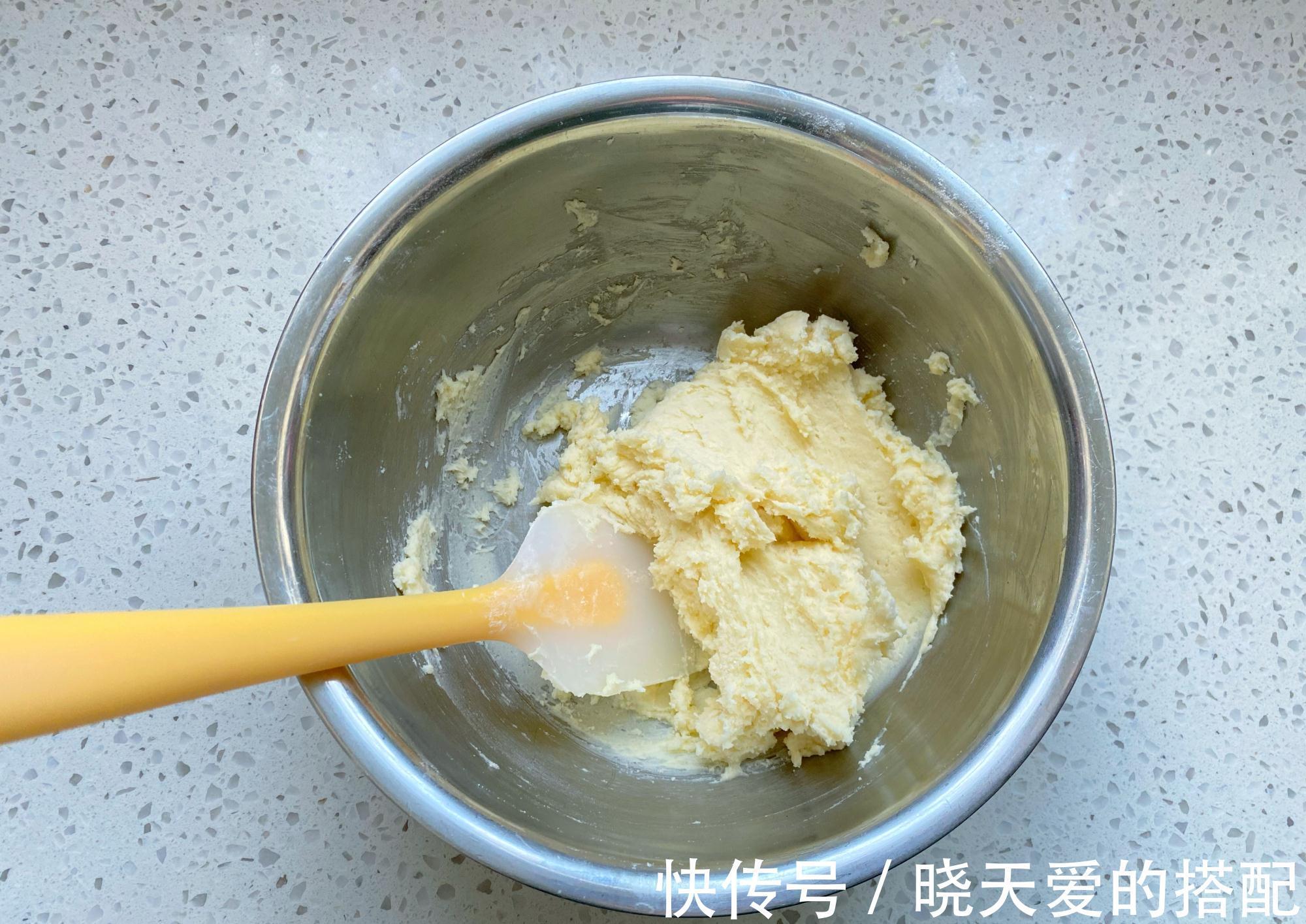 香酥掉渣的黄油饼干在家就能做,制作简单不含添加剂,孩子也能吃