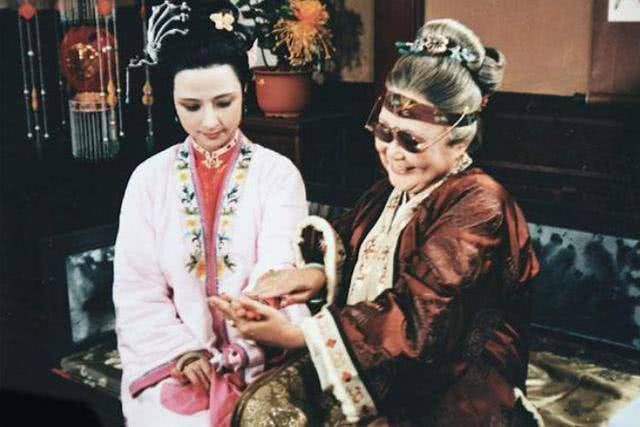 贾母|王熙凤害死尤二姐，为何没受家法处置？只因贾母说过这句话