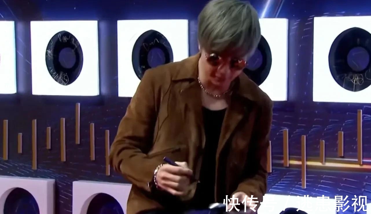 一场音乐盛典8位明星遭遇尴尬，暴露娱乐圈三大真实现状