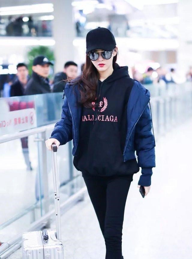 小裁 今年“小白鞋”已失宠了,开始流行这款“初恋鞋”,减龄时髦百搭!