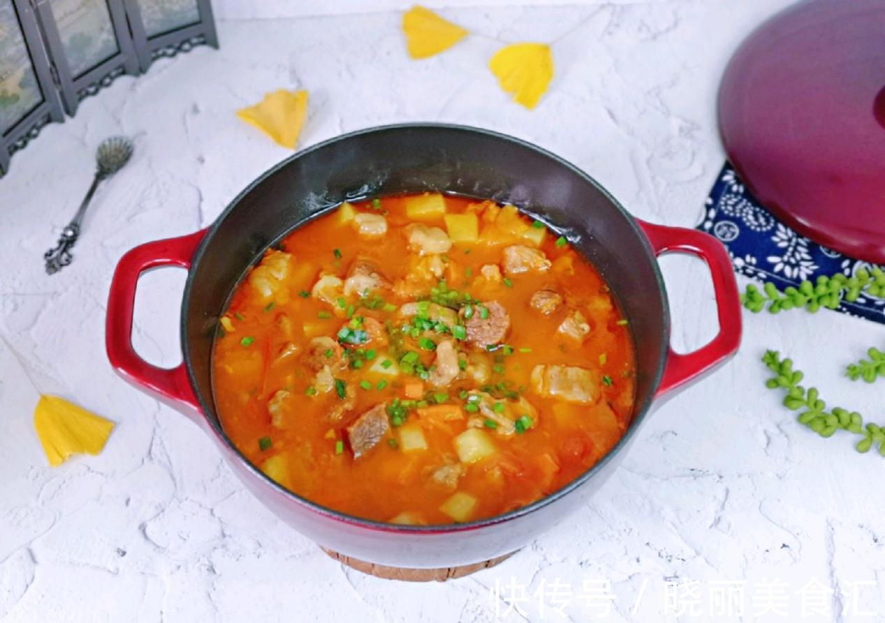 一锅暖暖的番茄炖牛腩，滋补有营养，番茄浓郁牛腩鲜香