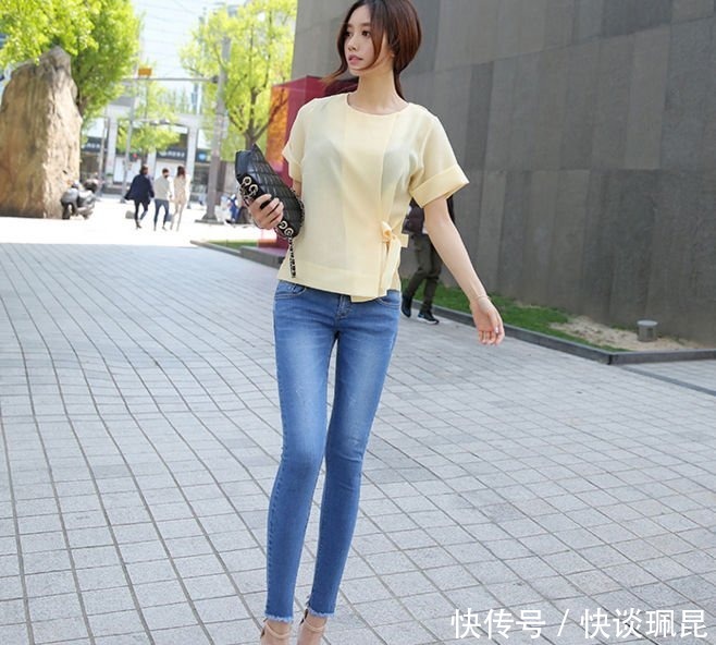 牛仔裤|牛仔裤小姐姐的穿着穿出清新时尚,更有吸引力