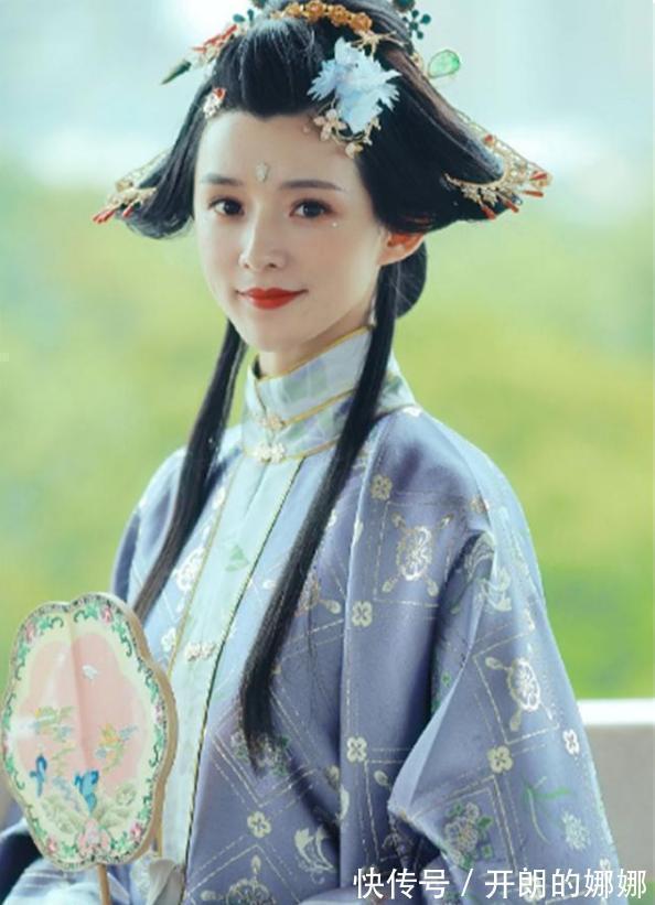 小姐姐$《相府嫡女》“相府嫡女回京了”皇帝激动跳起朕的皇后回来了