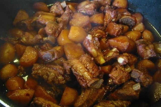 小姑子请客，5人吃饭点2道菜，开始觉得很小气，上菜后哑口无言