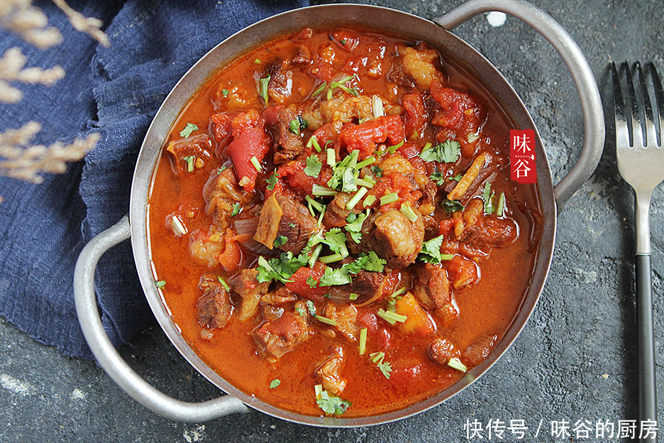 牢记|炖牛羊肉时, 调料别乱放,牢记“2放2不放”,汤鲜肉嫩特别香