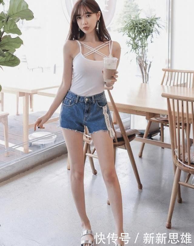 街拍看到这样的女生,即使奶茶再甜,都不如你甜