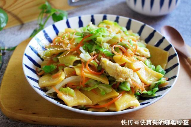 早餐这样做,有菜有蛋有主食,营养多味道香,一上午都不饿