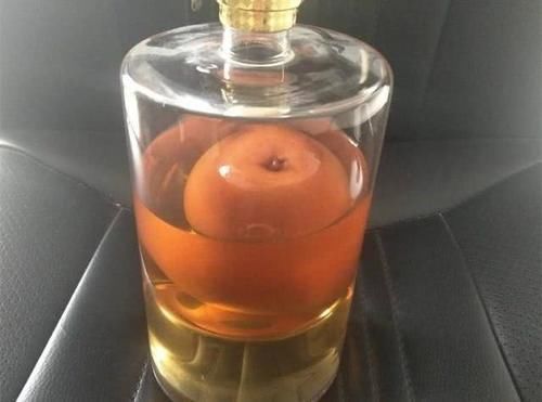 “梨酒”中的梨子,究竟是怎么进瓶子的实情可能会让你无语