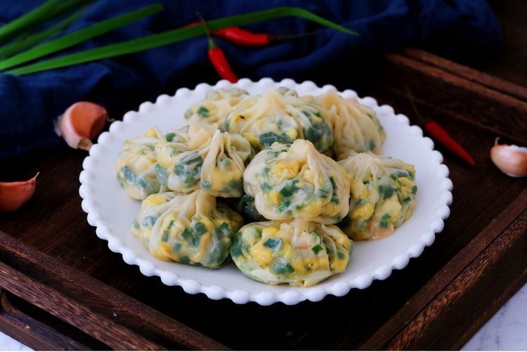 饺子皮新吃法,用来包成包子,皮薄馅儿多,真好吃