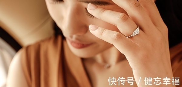 净度 1克拉钻石多少钱?挑钻戒千万不要只盯着钻石大小!