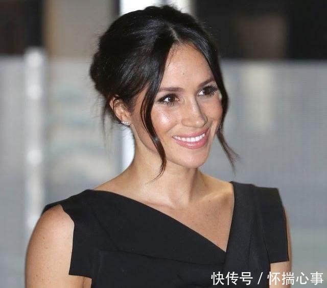 美女|看美女练的那么带劲,就知道健身房人不少!