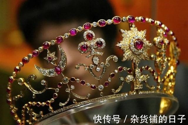瓜路 新年就是要红！王室红宝石珠宝看起来！