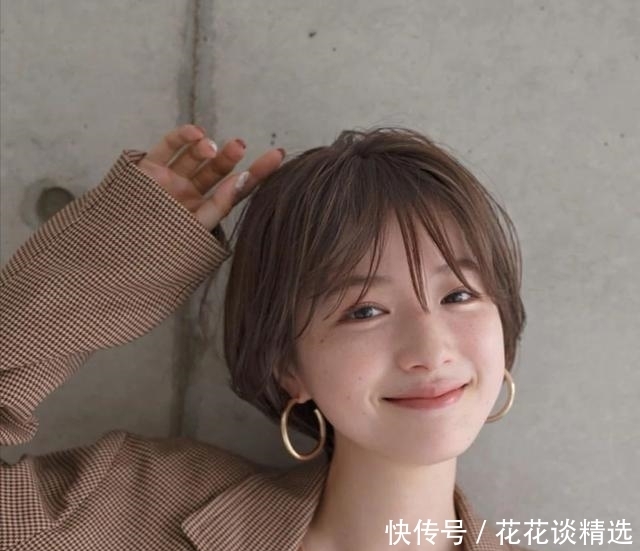 发型|你的发型该换了,今年流行这几款发型,时髦又显发量,还不挑脸型