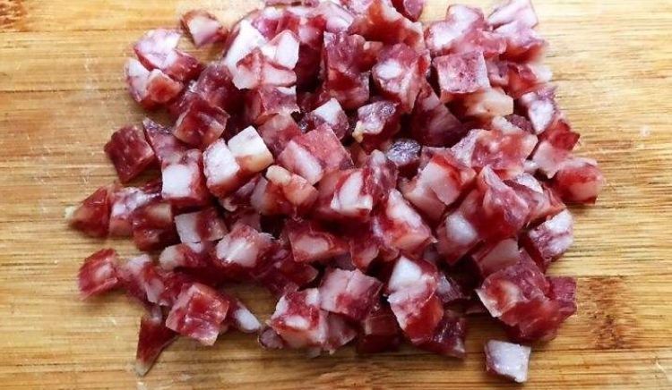 冬天吃腊肠，试试这4种做法，个个都好吃，换着吃不腻，快来学