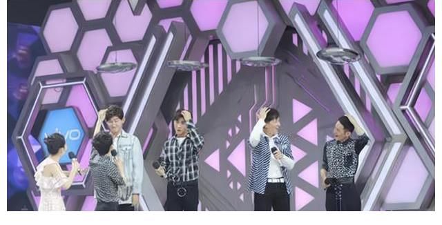 上级|《快乐大本营》速度第一，无论是吃瓜、辟谣还是响应上级政策