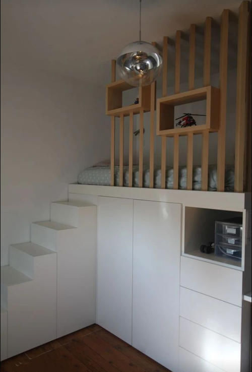 收纳|外国人太会省空间了!小卧室打1.2米高柜子,加宽后棚顶当床用