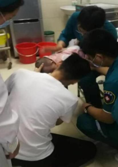 新生儿|3个月婴儿突发肺气肿送急救,医生查出原因后连摇头无知坑娃