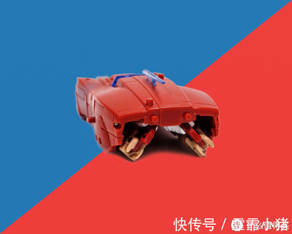 bet擎天柱的一生挚爱：变形金刚网飞限定 塞伯坦之战艾丽塔