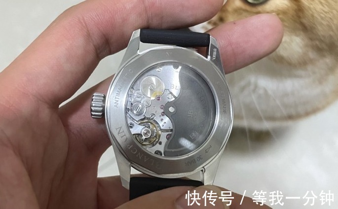 深潜器|有一种贵叫低调，35岁解毒宝珀五十噚深潜器