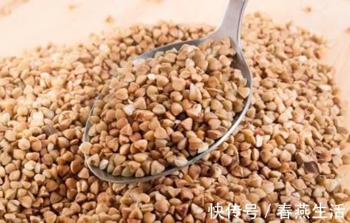 荞麦|1种粗粮被誉“吸糖王”，高血糖人群适当多吃些，平衡血糖并不难
