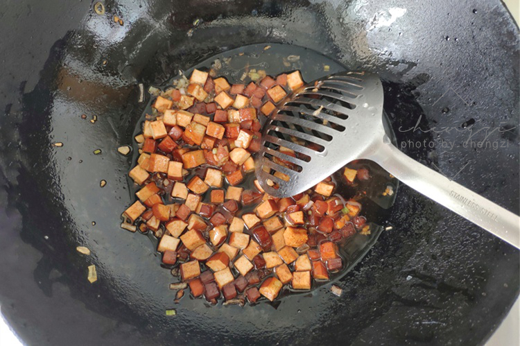 此蔬菜不起眼,3块钱1斤,却是“含钾高手”,天热爱出汗要多吃