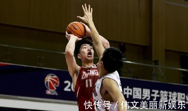 中国男篮大将住院治疗,杜锋爱徒离队,CBA争冠起波澜