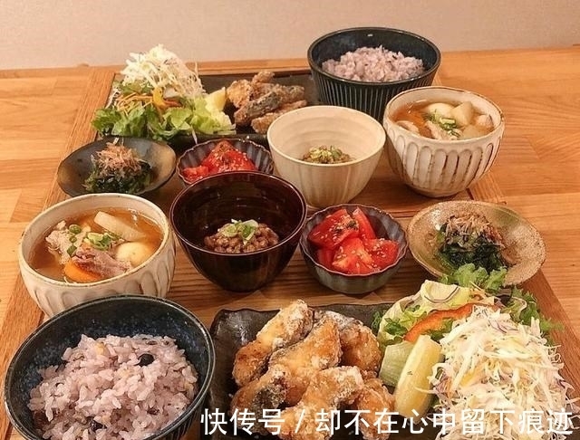 日本妈妈|日本单亲妈妈晒母女俩晚餐,一人一盘分餐合理,网友:真的好健康