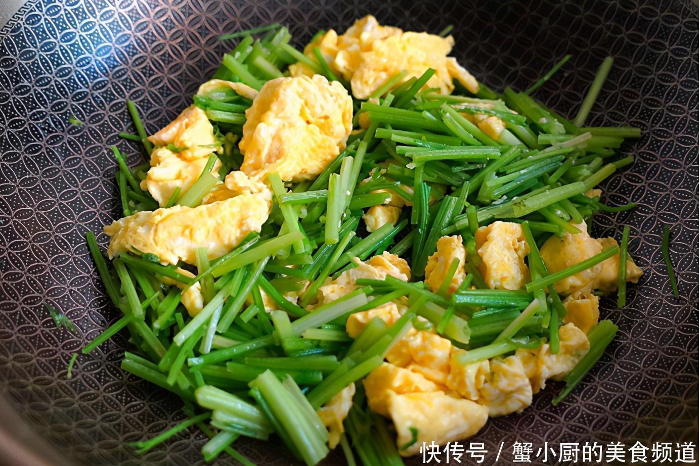 鸡蛋|冬天,吃韭菜豆角不如吃它,补充纤维和维生素,好吃不上火