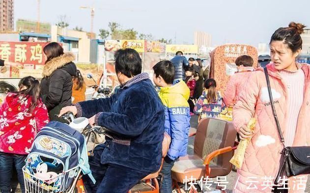 衣着|家长穿睡衣接娃,孩子“无脸见人”,网友:一点肉没露,丢啥人?