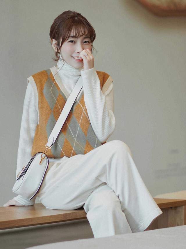 搭配|裤子最不挑年龄了!不光百搭还能提升气质感,简约高级谁能不爱?